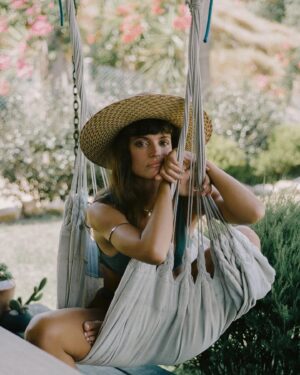 Charlbi Dean Instagram - Tell me what's the deal
What's the deal, what's the deal now
Cos' I just wanna chill
@isabelhayn @aya.label