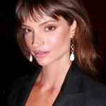 Charlbi Dean Instagram - Thank you darling @elimizrahi for having me and congratulations on your most elegant and exciting collection @monotofficial Big kiss 💋