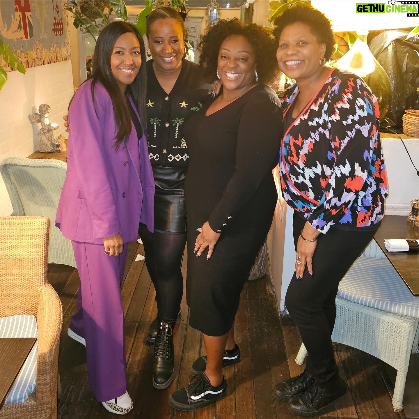 Charlene White - 7.1K Likes - Vibes. Friendship. Bad Behaviour. Banter. Sisterhood. Family.
(and a member of the public mixing us up 👀)
@1judilove
@brendaedwardsglobal
@angellicabell
