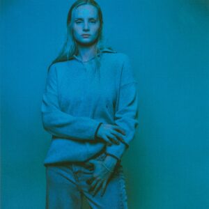 Charlotte Day Wilson Instagram - Cyan Blue May 3rd my luvs 🩵

Photo by @emily.lipson