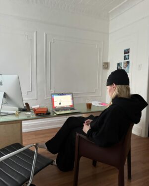 Charlotte Day Wilson Instagram - What songs yall wanna hear on tour?