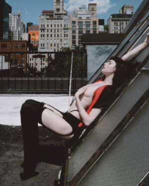 Charlotte Kemp Muhl Instagram - Feral cat captured by @kat_in_nyc 📸 🐈‍⬛ 

@riadazarhair 
@angieparkerbeauty 
@darinburch