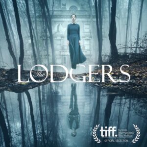 Charlotte Vega Instagram - Thrilled to announce 'The Lodgers' will have its world premiere at the Toronto International Film Festival!!! @tiff_net 😱 Couldn't be more excited!!!! Shout out to the amazing cast & crew   awesome director @thebrianomalley 🙌🏽 Sending you all lots of love ❤️ Toronto here we come 🙊 #tiff #thelodgersmovie *
*
*
'The Lodgers' tendrá su estreno en el Festival Internacional de Toronto 😱 No puedo estar más emocionada ❤️
