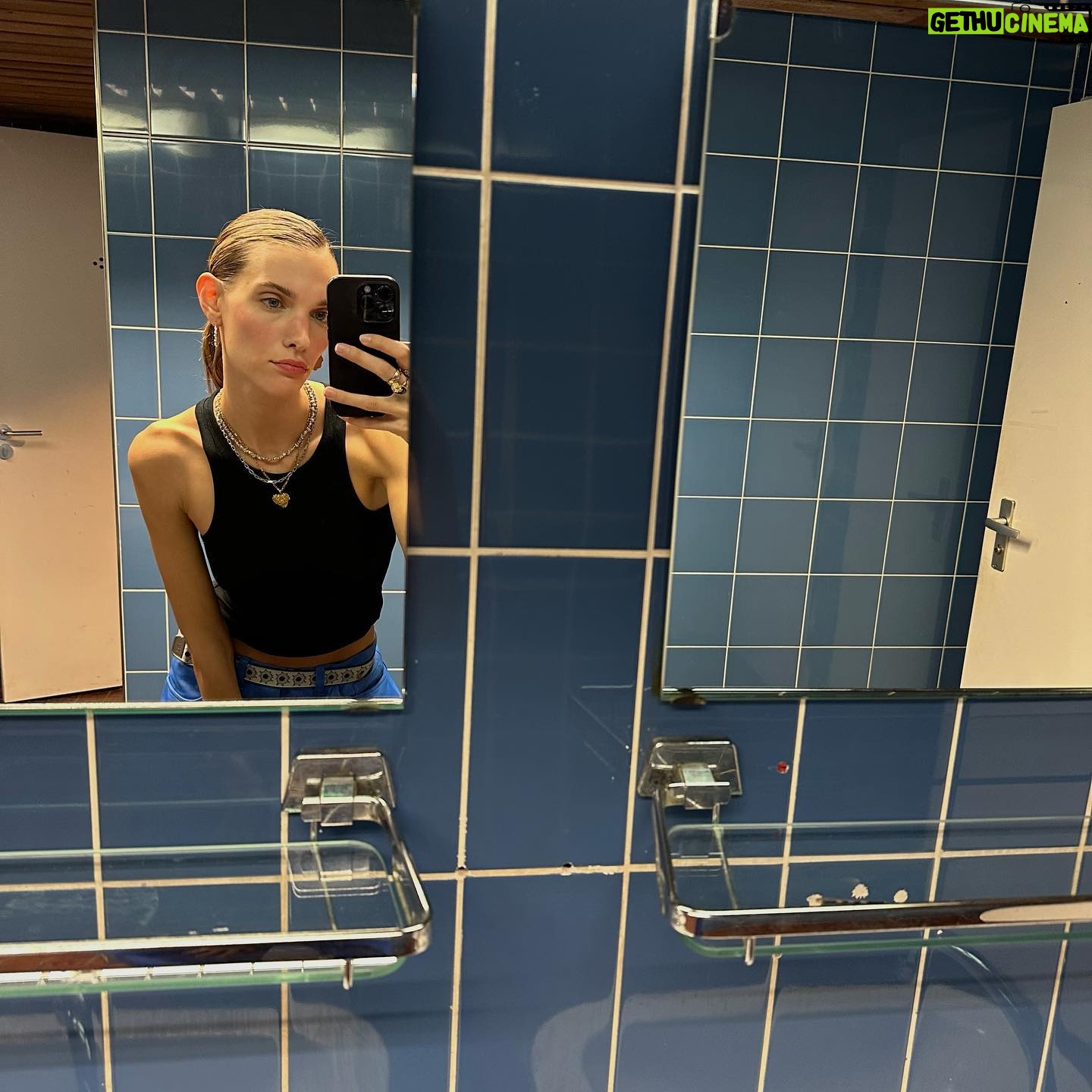 Charlotte Cardin Instagram - europe tour so far has been so dreamy.. turkey and germany see you this week<3