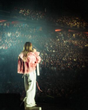 Charlotte Cardin Instagram - MONTREAL NIGHT 1. Je retiens encore mes larmes, je n’oublierai jamais ce moment avec vous. À ce soir :,)