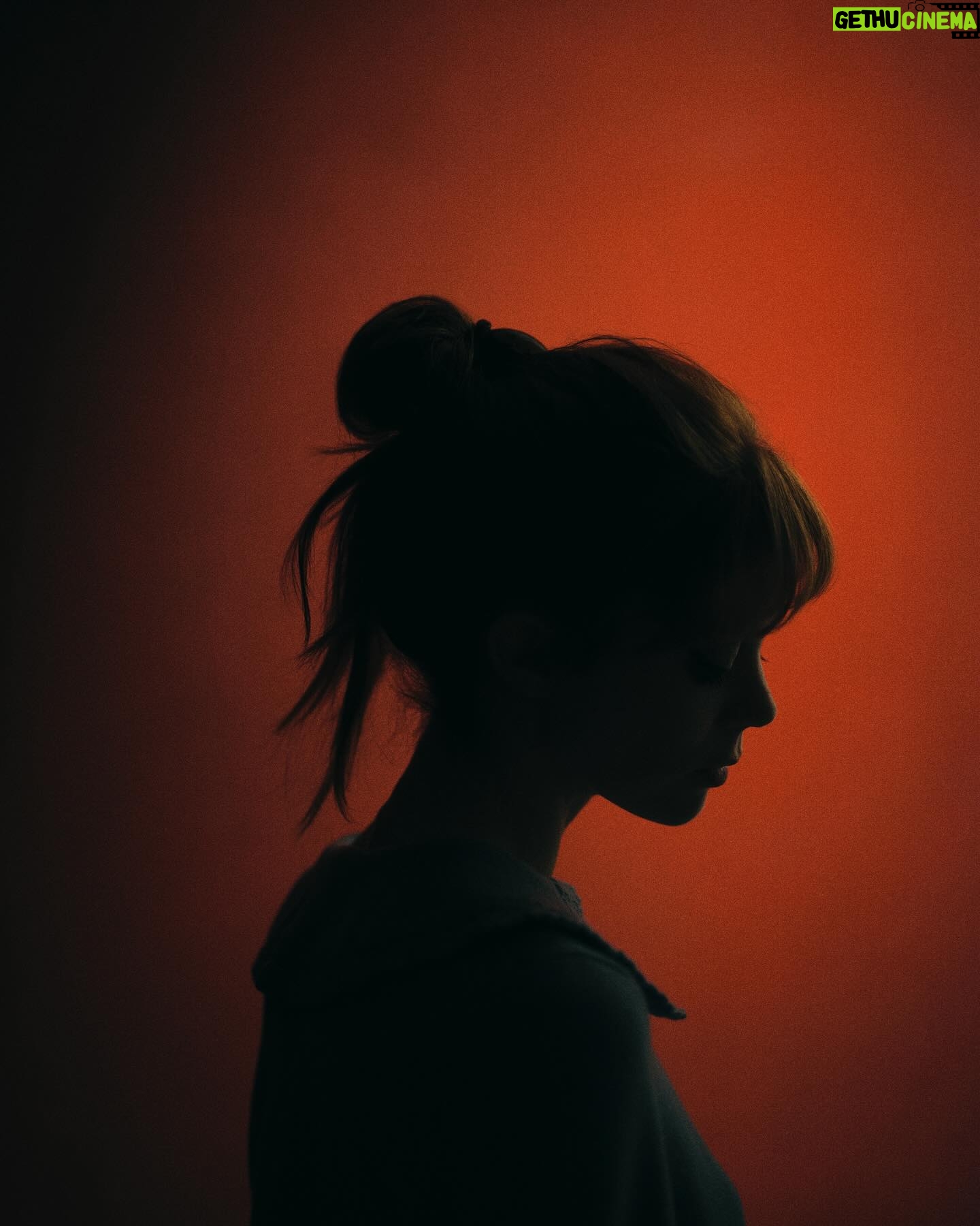 Charlotte Hope Instagram - 📸@livingstonehazzer @vellismakeupandhair (my faves)