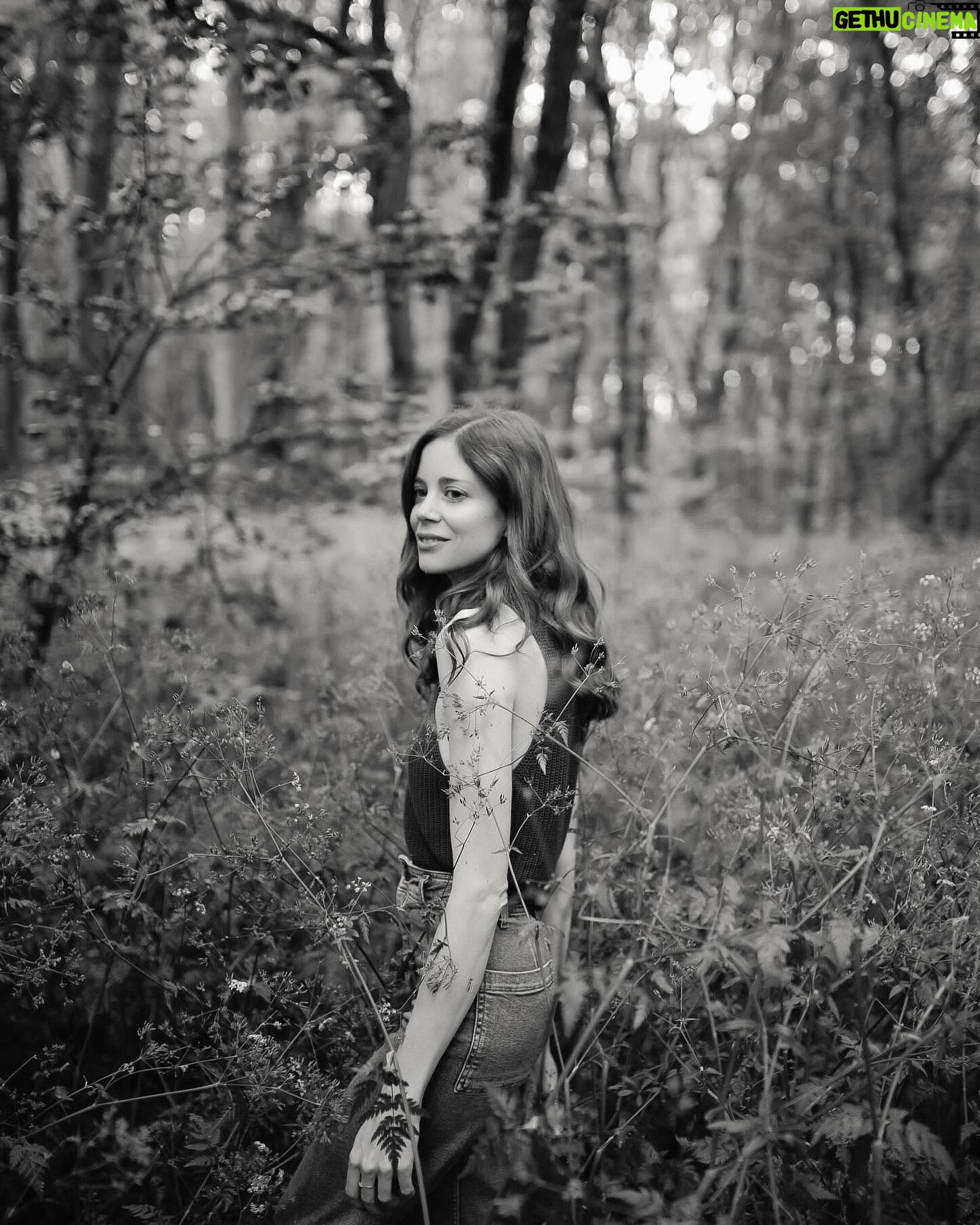 Charlotte Hope Instagram - 📸 @alex_cameron