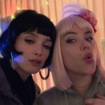 Charlotte Le Bon Instagram – CHEYENNE & LOLA commence DEMAIN à 20h40 sur @ocstv et on en a bien bavé pour faire la meilleure série possible, à base de folles rencontres, bien sûr, mais aussi de décoloration, d’éruption cutanée, de fatigue, de brushings, de faux sang, de vraies ecchymoses, de traversées nocturnes de la mer du Nord (angoisse), de froid et de lapins mignons. 

J’espère de tout coeur que ça vous plaira 🖤

@cheyenne_et_lola 
@lincolnprodtv