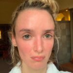 Charlotte Le Bon Instagram – CHEYENNE & LOLA commence DEMAIN à 20h40 sur @ocstv et on en a bien bavé pour faire la meilleure série possible, à base de folles rencontres, bien sûr, mais aussi de décoloration, d’éruption cutanée, de fatigue, de brushings, de faux sang, de vraies ecchymoses, de traversées nocturnes de la mer du Nord (angoisse), de froid et de lapins mignons. 

J’espère de tout coeur que ça vous plaira 🖤

@cheyenne_et_lola 
@lincolnprodtv