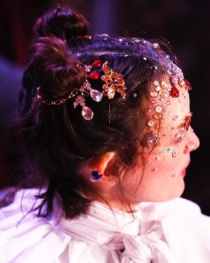 Charlotte Le Bon Instagram - Je suis une fée bourée 🧚🏽‍♀️ 

Brought to you by @charlesdevilmorin 
Glitter madness and prosthetics by @lisamchlik 

Go check his little movie REPUGNANTAM 🌹
📸 @guillaume_plas