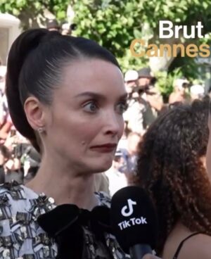 Charlotte Le Bon Instagram - Cannes étincelant ✨ Grâce à mon @celinesallette magique et son NIKI en 🔥 de joie
Si hâte à la suite ❤️‍🔥