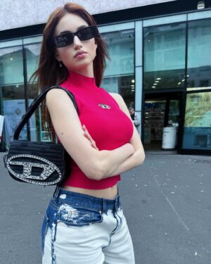 Charlotte M. Instagram - Cammino in top diesel per per restare sempre al top