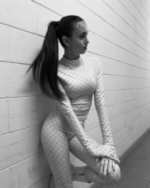 Charlotte M. Instagram - Fast life 🎤