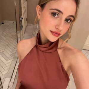 Charlotte McKee Instagram - felt cute might delete later