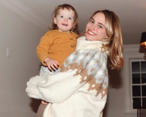 Charlotte McKee Instagram - Thankful for family! 🩷