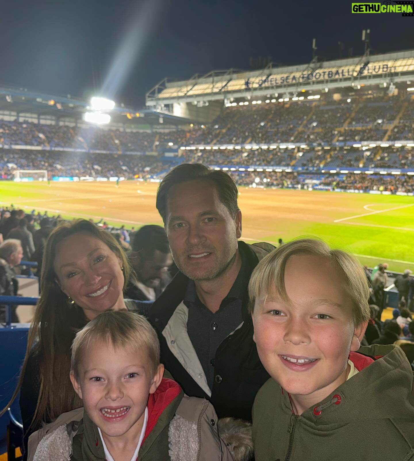 Charlotte Perrelli Instagram - Chelsea- Manchester United…. Herregud vilken nagelbitare. Sjuka sista minuter……. 🙈🇬🇧
