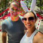 Charlotte Perrelli Instagram - Happy Easter kära följare!!! 🐣🐇🐰 throwback till förra året då vi firade påsk på ett annat favoritställe…. ♥️ nästa påsk kommer vi nog tillbaka. Snö i all ära men att gå barfota är ljuvligt!!!! @discoversoneva @sonevafushi_maldives