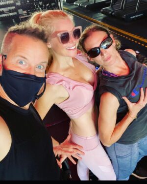 Charlotte Ross Instagram - Thank you Barrys Bootcamp for… everything! 💪🏻 You have been my 2nd home for years now & I’m eternally grateful! “Fountain of youth” is training hard (really f—- hard) & making it your lifestyle, not a passing faze. @barrys is my inspiration, my Zoloft, my equalizer, my safe zone, my energizer and where moral support of friends is immeasurable. I guess they say I’ve done over 1,750 classes now but I think it’s a glitch- I’ve done double that but, who cares as I plan to do 5,000 more 😆 @barrys is in a ton of US cities and other countries so, it’s easy to to stick w/ it when I travel. Make training hard a part of your lifestyle and you will amaze yourself at how much you can accomplish both mentally and physically. Thank you, Barrys… 🙏🏼 
I ❤️ u… #fitfam