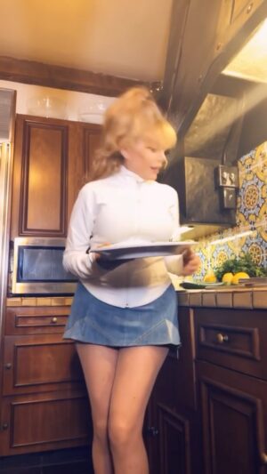 Charo Instagram - Hola Amigos Happy New Years .l want to Share with You a Solution in Case that You Gain Some Pounds after This Fiestas . This is what l Do. I call this Salad . HELP
IS ON ThE WAY . Trust Me Work For Me   I Hope You Like It . I Love You All  Besos . #charo #newyear #foodie #healthylifestyle #health #healthyfood #love #positivevibes #happynewyear  #cuchicuchi #2024 #eat #slimming
