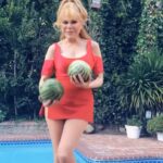 Charo Instagram – Hola Amigos HAPPY NEW YEAR . I want to Share with You That one of the most Importante Resolution forThis 2024 IS . KEEP YOUR BODY IN MOTION  l am Having Fun with this Ejercicio and after A while I Eat the Melons I Hope You Like It . I Love You All  Besos .  #charo #cuchicuchi #fun #happy #workout #exercise #healthyfood #healthy #healthylifestyle #healthy #foodie #melons #fruit #veggies #sweets #natural #january #2024 #melon #loveyourself #happynewyear