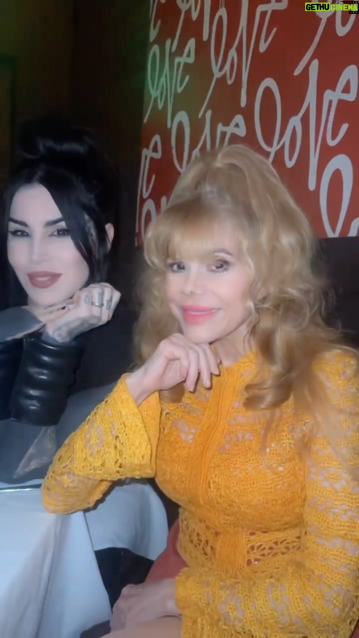 Charo - 3.7K Likes - Hola Amigos I want to Share with You a Fun Momento With My Friends , @thekatvond @prayers and a Fantastic Group Of a Very Talented Artist Painter , Dancers Musicians exct exct exct I wish that You will be Here . I Love You All . Besos . #charo #cuchicuchi #katvond #prayers #dinner #foryou #foryoupage #music #singer #musician #art #beverlyhills #hollywood #goodtimes #weekend #missyou #love #loveyou
