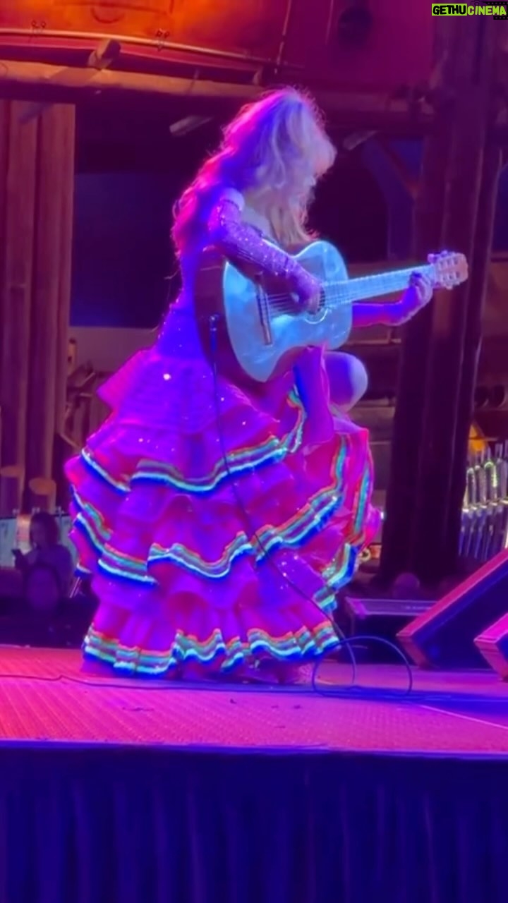 Charo - 3.2K Likes - Hola Amigos had an amazing time @ The Wolfβs Den at @mohegansun casino in Connecticut last night! I hope you liked it . Besos thank you for sending Heyybird π₯°
#charo #cuchicuchi #fun #tour #Connecticut #concert #music #musician #guitarist #guitar #costumes #camp #cute #beautiful #dance #salsa #flamingo #music#dancer #hot #fyp #foryoy #forypupage #loveyou