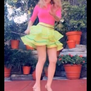 Charo Instagram - Hola Amigos l want to Share with You That  When The Ship Hit the Fence . Don’t
Worry Just Dance Samba and after a while You  Fell Great and Ready for  a Successful  Day  Hope You Like iT I love You All  Besos  #fharo #cuchicuchi #samba #dance #fun #exercise #movement #dance #dancing #dancer #tbt #throwbackthursday #thursday #cute #hot #musics #artist #singer #fyp #foryou #foryoyrpage  #pink #barbie #love #singer #flamingo #beautiful #loveyou #successful #move #body #spanish
