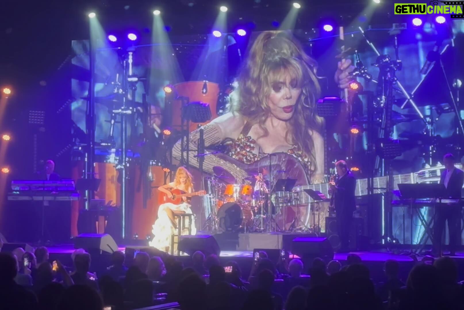 Charo - 3.6K Likes - Hola amigos! I want to share with you this beautiful moment from my concert at the amazing Southpoint in Las Vegas. Everybody plays with so much amor. I wish you would be here! Muchas gracias to everybody and I love you all. Besos! Ole y viva Las Vegas!
#lasvegas #guitar #showtime #night #elegant #flamenco #southpoint #casino #love #class #classical #fun #spanish #ole #charo #entertainment #vegas
