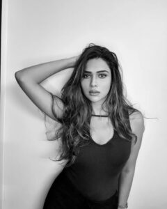 Actress Charvi Saraf HD Instagram Photos and Wallpapers June 2024