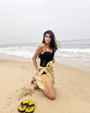 Charvi Saraf Instagram - If you want to reach me, call me on my shell!!!!!

#goa #beachplease #calm #bodysuit #latepost