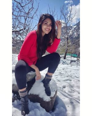 Charvi Saraf Instagram - Woke up to 100K of you'all absolute amazing people!😃🧡
Thank you for this real love, admiration and affection as Shivani or as me myself, even though you guys know I'm not nicely active on social media.
I would want to recommend some bit of social media detox to everyone which doesn't really hurt and feels great!
What say..?? ☺️