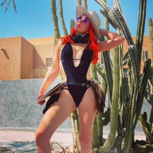 Chastity Ashley Instagram - “There are many that make music to top the charts, I make music to speak to your heart.”
.
#hybrid #dj #music #producer #lover #warrior #neonpony 
.
Photo By @trishy_cakes
Hair By @hairetic_official
