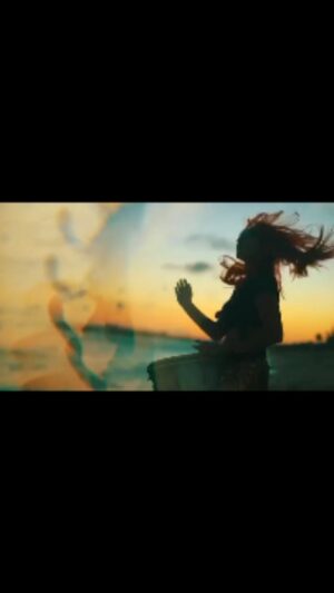 Chastity Ashley Instagram - Her heart sings to the ocean waves with every beat of her drum and through every beat of her heart
.
#sxm #sxmfestival #stmaarten #drummergirl #drummer #percussion #djembe #warriors #soul #healer 
.
Videographer @phantomography.art