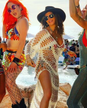 Chastity Ashley Instagram - When you love life and the feeling of being present and alive, it loves you right back.
.
Wherever you are, be all there
.
#sxm #sxmfestival #visitstmaarten #stmaarten @sxmfestival @sxmbynight 

Blessings on blessings for being a part of such a magnetic, immersive and high vibrational energy of this incredible festival with my vibe tribe. Can’t wait to be back.