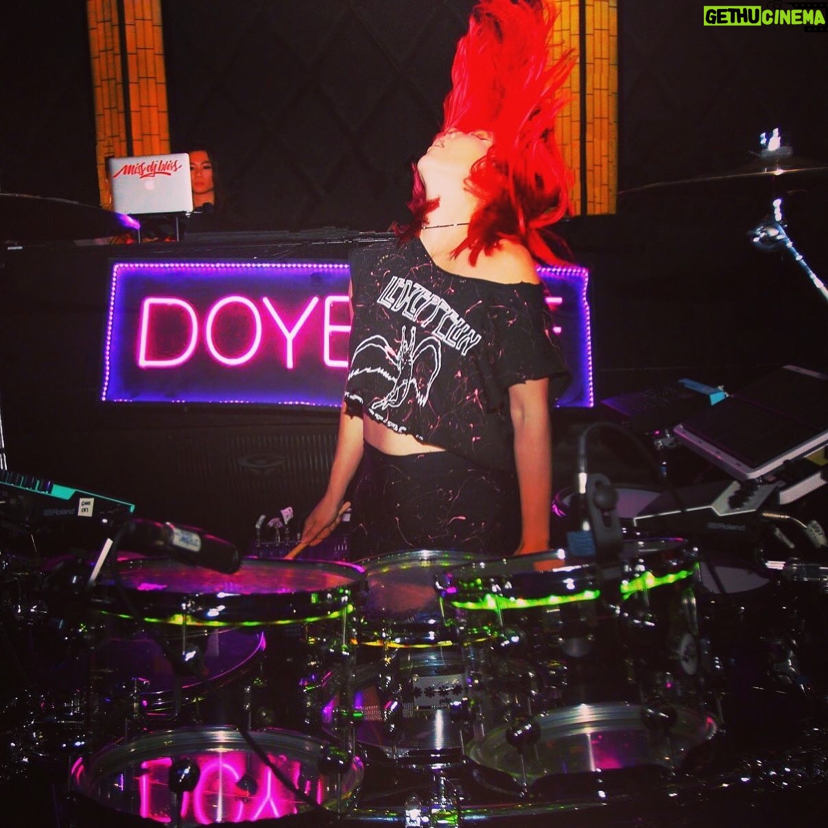 Chastity Ashley Instagram - "Tough times never last, but tough people do." . Now is not the time to turn in your chips...keep...on...going!! . #live #liveyourbestlife #drummer #warrior #lightworker #redhead #drummergirl #neonpony . Photo By: @globallyinspiredphotography
