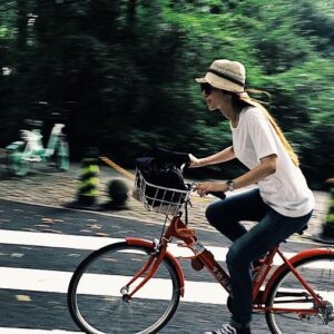 Cheer Chen Instagram - 🚲
杭州，請等我12月再回來
