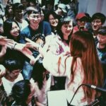 Cheer Chen Instagram - 🧙‍♀️﻿ ﻿ 「我有一種感受，就是其實宇宙或者某種力量，是很希望很希望我們能夠成功，很希望很希望我們能夠得到我們想要的。只是大多數的時間，我們都只知道自己不要什麼，沒有辦法具體描繪出自己想要的未來。在這種前提之下，可能很容易看到別人擁有什麼就會覺得那會不會其實也是我要的。於是我們就一直走在別人的路上而錯過了自己要的生活。」﻿ ﻿ —2019.4.30 @女巫店﻿ ﻿ 1.傷害﻿ 2.跳舞吧﻿ 3.Pussy﻿ 4.Peace&Revolution﻿ 5.殘缺的彩虹﻿ 6.神魂顛倒﻿ 7.華生﻿ 8.沙發海﻿ ﻿ 中場休息﻿ ﻿ 9.沙漏﻿ 10.52赫茲﻿ 11.時間的歌﻿ 12.小步舞曲﻿ 13.小塵埃﻿ 14.下個星期去英國﻿ 15.越洋電話﻿ 16.靈感﻿ 17.別送我回家﻿ 18.普魯斯特行動﻿ 19.吉他手﻿ 20.九份的咖啡店﻿ 21.80%完美的日子﻿ ﻿