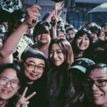 Cheer Chen Instagram - 🧙‍♀️﻿ ﻿ 「我有一種感受，就是其實宇宙或者某種力量，是很希望很希望我們能夠成功，很希望很希望我們能夠得到我們想要的。只是大多數的時間，我們都只知道自己不要什麼，沒有辦法具體描繪出自己想要的未來。在這種前提之下，可能很容易看到別人擁有什麼就會覺得那會不會其實也是我要的。於是我們就一直走在別人的路上而錯過了自己要的生活。」﻿ ﻿ —2019.4.30 @女巫店﻿ ﻿ 1.傷害﻿ 2.跳舞吧﻿ 3.Pussy﻿ 4.Peace&Revolution﻿ 5.殘缺的彩虹﻿ 6.神魂顛倒﻿ 7.華生﻿ 8.沙發海﻿ ﻿ 中場休息﻿ ﻿ 9.沙漏﻿ 10.52赫茲﻿ 11.時間的歌﻿ 12.小步舞曲﻿ 13.小塵埃﻿ 14.下個星期去英國﻿ 15.越洋電話﻿ 16.靈感﻿ 17.別送我回家﻿ 18.普魯斯特行動﻿ 19.吉他手﻿ 20.九份的咖啡店﻿ 21.80%完美的日子﻿ ﻿