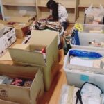 Cheer Chen Instagram - 爆滿的倉庫除了絕版單曲，還有近年來收到歌迷朋友的心意。 總是不希望你們破費買昂貴的東西，包裝因為輾轉碰撞而變形，食物也有保鮮期限。 你們親手寫的卡片，明信片，簡單的文字表達深厚的情誼與祝福，是華生式的默契，我都收到了，也收藏起來了。 在下次見面以前，一邊整理，一邊想你。