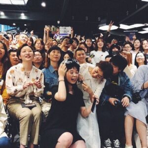 Cheer Chen Instagram - 你攢了好久的錢，第一時間搶票，說服了父母，安排工作的假期，好不容易找到留宿的地方，或是速食店的一角，轉了飛機，坐了這麼久的火車，來看演唱會，來參加一場簽名會。﻿
﻿
在漏夜排隊後，見到我第一句話你說：喜歡你很久了，謝謝你。之後轉頭對工作人員說：謝謝你們辛苦了。﻿
﻿
何德何能擁有這樣的你。你的溫柔，我謹記著，我也要在生活中像你一樣這樣溫柔以待，對待我認為值得的人。﻿
﻿