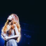 Cheer Chen Instagram - 黃浦江邊，上海的街道，來自幽靜巷弄裡的你，給了我一場不願醒來的美夢。 #鐵肺歌迷場 Photo by @1073studio、@seventong1073、@Hasong_1073