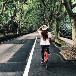 Cheer Chen Instagram - 🚲
杭州，請等我12月再回來