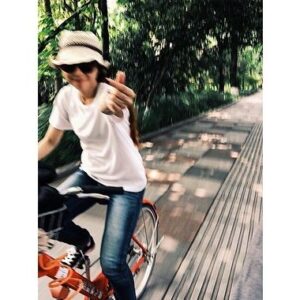 Cheer Chen Instagram - 🚲
杭州，請等我12月再回來