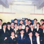 Cheer Chen Instagram - 🐾 認識自己是一條漫長的路。﻿ ﻿ 從朋友那得到一張高中時期的照片，才想起曾是景美女中演辯社的社員，跟當時實力最強的成功高中有過交流。金魚腦如我早忘了這張照片在哪拍的，也忘了跟照片裡的人何時開始全都失去聯絡，但依稀記得當年的我，就算辯輸了也無所謂，辯贏了也沒多大成就感，有天下午我離開社團走在學校游泳池旁的長廊，想著我愛上的應該是思辨的過程，而非說服別人的結果。是那種可以從不同角度看一件事情之後，得到寬闊視野，得到選擇或不選擇的自由。這樣的自由在拿起吉他，試著開始寫歌以後，好像自己同時是雲朵也同時可以是風，可以是山也可以是即將落下的雨，不必揭曉是否有人懂的字句之間的關聯，最好不懂，把解讀與感受的權利開放給懂得享受自由的人。這大概也是創作的起點，在認識自己這條路上，一個小小的里程記號。﻿ ﻿ 其實不太擅長說話的我，唱歌的時候，也得到將自己溫柔隱藏的自由。