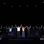 Cheer Chen Instagram – 台北小巨蛋三場的最後一場，不是結束，而是巡迴的開始，接下來會到很多城市，讓漫漫長夜繼續，但我卻已等不及再回來，重溫你們的浪漫與狂喜，分享音樂中的孤獨與豐盈。

勾勾手，再回來，你們要讓美夢不醒。