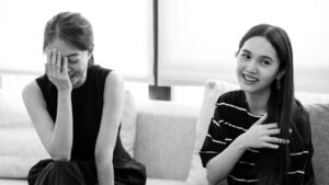 Cheer Chen Instagram - 和丞琳合作見識到她的堅持，努力，唱功還有好記性。﻿
﻿
謝謝她完美詮釋我的歌，還有信任我製作過程的每一個決定。﻿
﻿
雖然這首歌由此時的她唱來，貌似在欺負我們這些單身狗，但人生誰不是無時無刻都得面對孤獨的必須？﻿
﻿