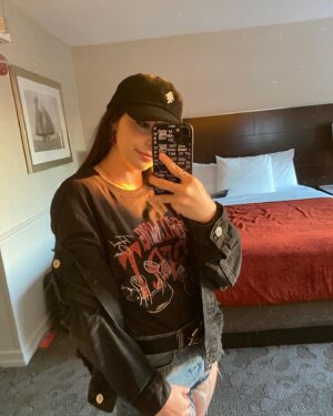 Chelsea Cook Instagram - If I was a cartoon character my default outfit would include my @livelyghosts hat. I live in it Fr
