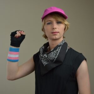 Chelsea Manning Instagram - in solidarity! ❤️ we defend against fascism ✊🏿✊🏾✊🏽✊🏼✊🏻✊ by any means necessary we are the #RealResistance 😎🌈💕 #WeGotThis