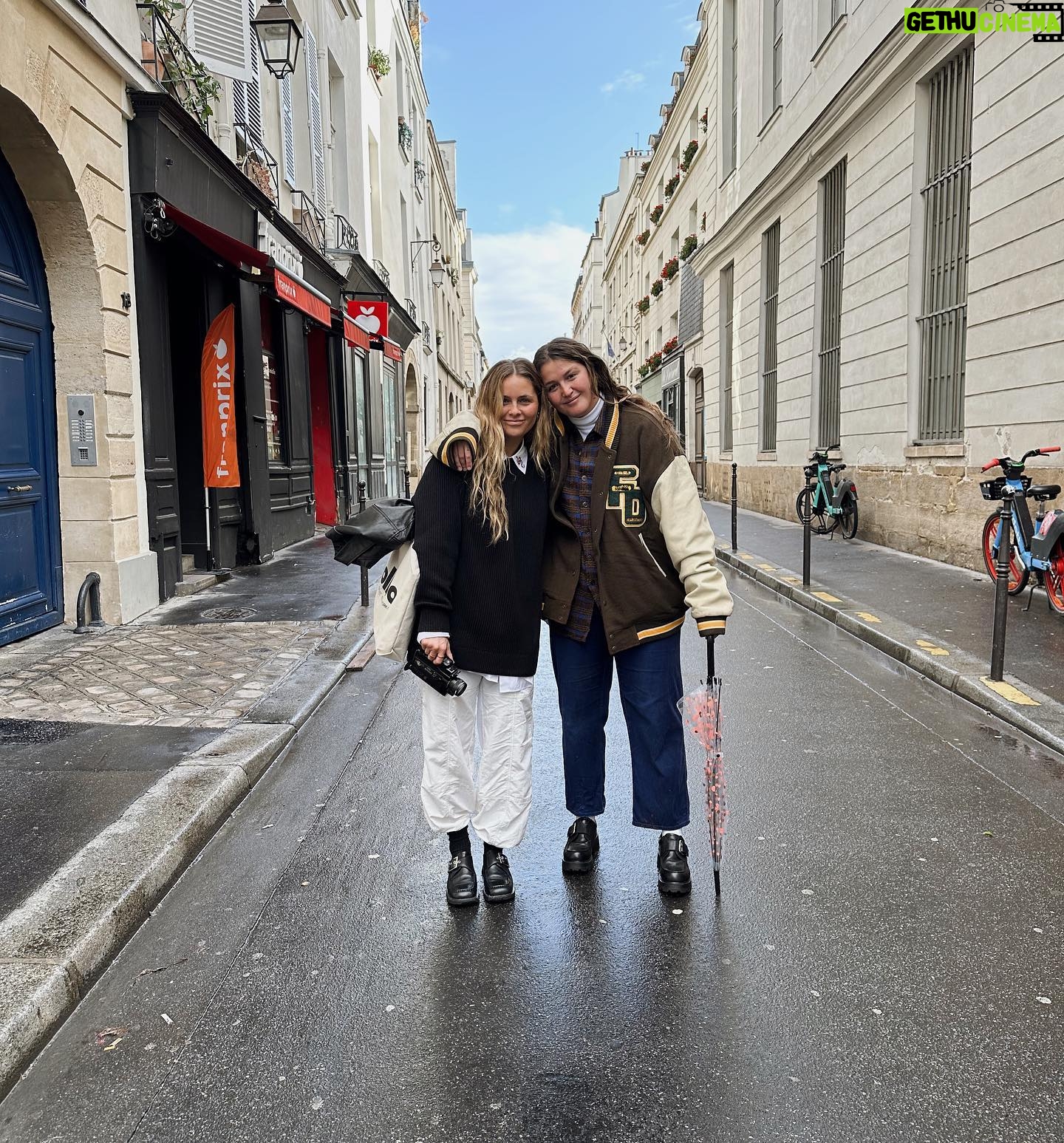 Chelsea Cutler Instagram - london > paris > berlin