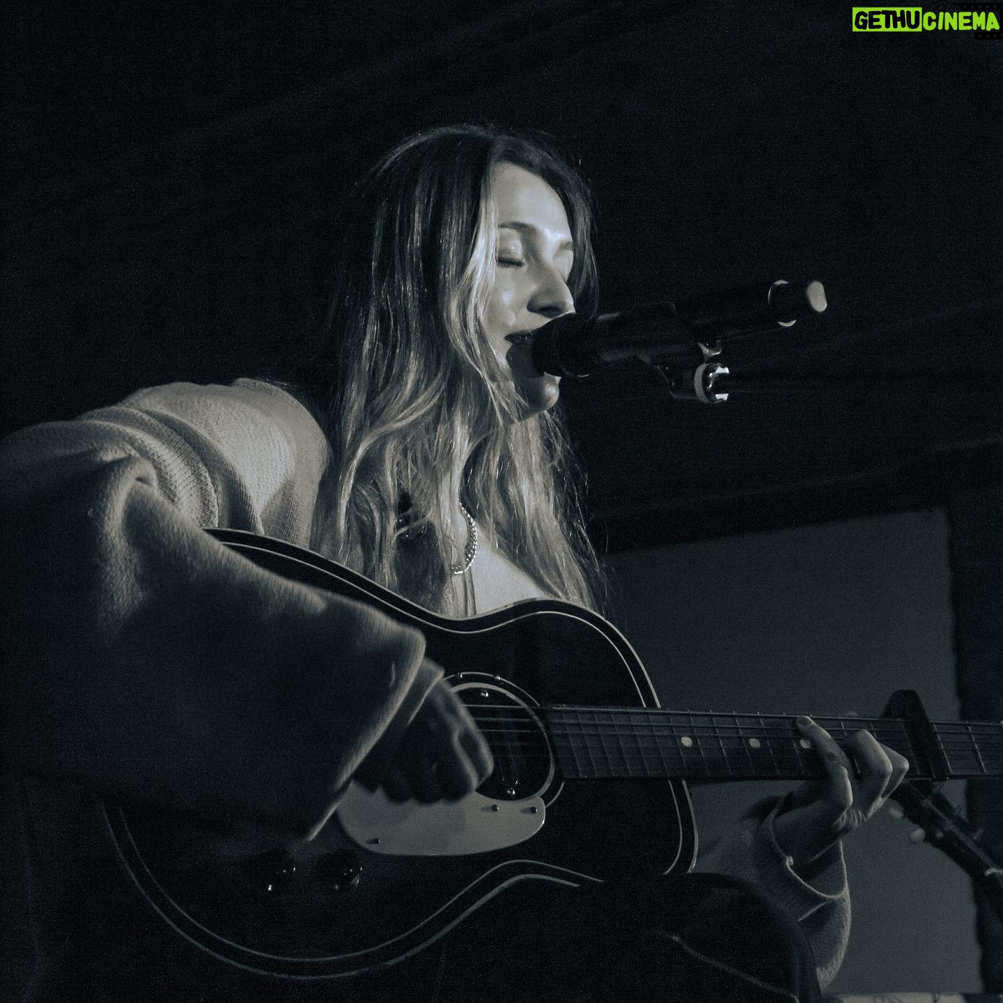 Chelsea Cutler Instagram - manchester and london, you were so wonderfully special. paris tonight <3
